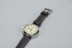 venstreehaands-ur-danish-design-gul-1