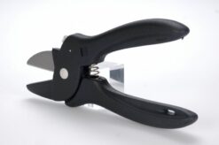 Venstrehånds blomstersaks til venstrehåndede set fra venstre hvor den er folet ud