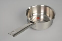 Venstrehånds kasserolle i rustfri stål som kan bruges til induktion