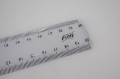 venstrehåndslineal til venstrehåndede