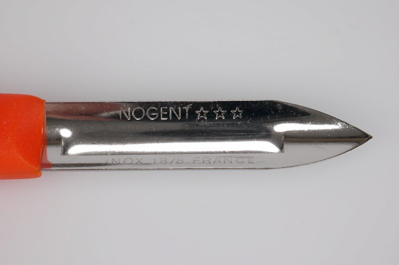 venstrehåndet-skræller-og-dåseåbner-nogent-fransk-koekkenredskab